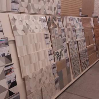 Comprar o produto de Instalação de Azulejos  em Reformas em Domingos Martins, ES por Solutudo