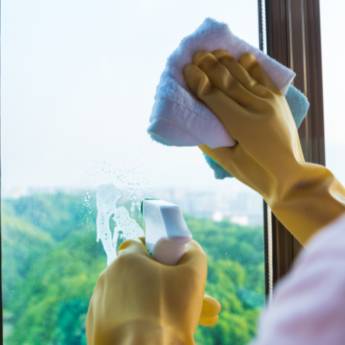 Comprar o produto de Limpeza em vidros com água pura filtrada em Limpeza em Presidente Venceslau, SP por Solutudo