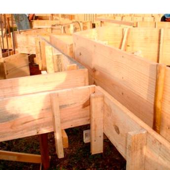 Comprar o produto de Tábuas e sarrafos de pinus para Caixaria em Madeireiras em Botucatu, SP por Solutudo