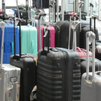 Comprar o produto de Malas de Viagem em Martinho Campos – Leve Conforto, Segurança e Estilo Para Onde Você For em Malas de Viagem em Martinho Campos, MG por Solutudo