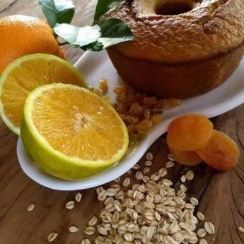 Comprar o produto de Bolo natural de damasco, laranja e uva passas amarelas em Bauru em Bolos em Bauru, SP por Solutudo