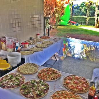 Comprar o produto de Buffet de Pizzas em Comida e Bebida em Brasília, DF por Solutudo