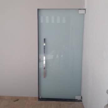 Comprar o produto de Portas de vidro em Vidraçarias em Araraquara, SP por Solutudo