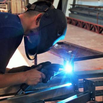 Comprar o produto de Solda Mig em Serralherias - Estruturas em Botucatu, SP por Solutudo