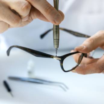 Comprar o produto de Conserto de Óculos em Ótica em Botucatu, SP por Solutudo