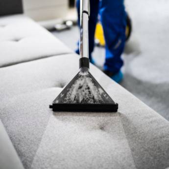 Comprar o produto de Limpeza de sofá em Limpeza de Estofados em São Paulo, SP por Solutudo