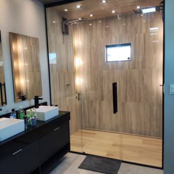 Comprar o produto de Box de Vidro para Banheiro em Vidraçaria em Vitória de Santo Antão, PE por Solutudo