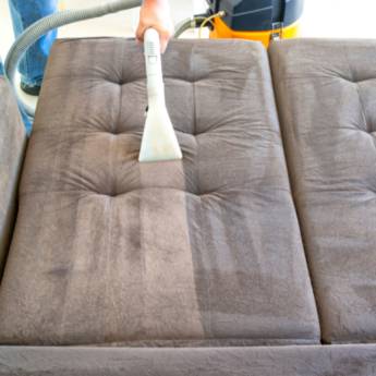 Comprar o produto de Lavagem de Sofá em Higienização e Lavagem de Carpete - Tapetes - Capachos em Rio de Janeiro, RJ por Solutudo