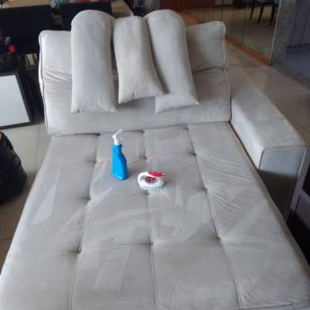 Comprar o produto de Limpeza a seco de sofás no Recanto das Emas em Cortinas - Persianas - Carpetes pela empresa Mr Redes E Persianas na Asa Norte em Brasília, DF por Solutudo