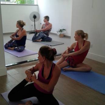 Comprar o produto de Aulas de Yoga em Yoga em São João da Boa Vista, SP por Solutudo