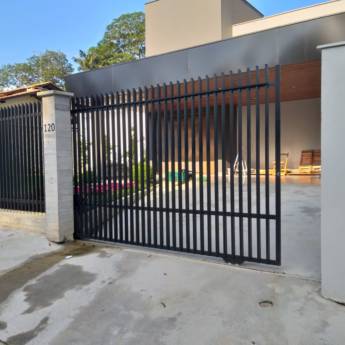 Comprar o produto de Portões de correr em Metalúrgica em Joinville, SC por Solutudo