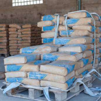 Comprar o produto de Cimento  em Concretos em Pardinho, SP por Solutudo