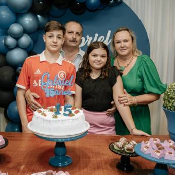 Comprar o produto de Filmagem de aniversário em Fotografias em Luís Eduardo Magalhães, BA por Solutudo