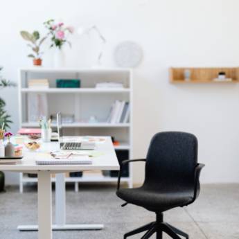 Comprar o produto de Cadeira de Escritório em Móveis em Porto Alegre, RS por Solutudo