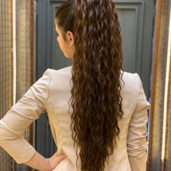 Comprar o produto de Aplique de rabo de cavalo cabelo ondulado castanho médio em Apliques de Cabelo pela empresa Trimurti Cabelos para Mega Hair Perucas Jumbo e Apliques para Cabelo  em Foz do Iguaçu, PR por Solutudo