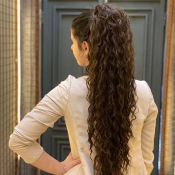 Comprar o produto de Aplique rabo de cavalo cabelo longo ondulado castanho médio em Apliques de Cabelo pela empresa Trimurti Cabelos para Mega Hair Perucas Jumbo e Apliques para Cabelo  em Foz do Iguaçu, PR por Solutudo