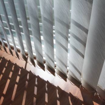 Comprar o produto de Instalação de persianas em Cortinas - Persianas - Carpetes em Barueri, SP por Solutudo