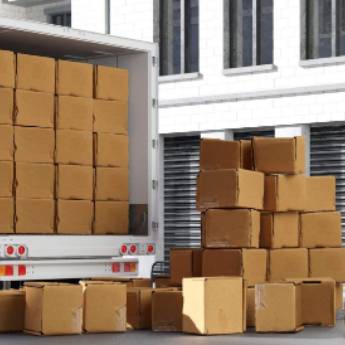 Comprar o produto de Carga e Frete em Vans - Transportes Escolares em Botucatu, SP por Solutudo