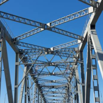 Comprar o produto de Estrutura Metálica Galvanizada à Fogo em Metalúrgica em Joinville, SC por Solutudo