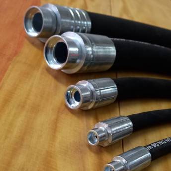 Comprar o produto de Montagem de mangueiras para sistemas hidráulicos para setor industrial em Materiais Hidráulicos em Rio do Sul, SC por Solutudo