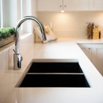 Comprar o produto de Fechamento de pia em Vidraçaria em Aparecida de Goiânia, GO por Solutudo