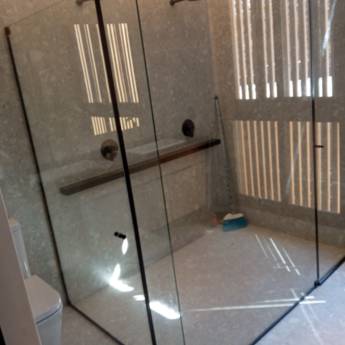 Comprar o produto de Box de Vidro para Banheiro em Vidraçaria em São José dos Campos, SP por Solutudo