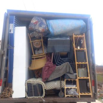 Comprar o produto de Desmontagem de móveis em Mudanças em Uberlândia, MG por Solutudo