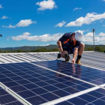 Comprar o produto de 2 anos de manutenção grátis em Energia Solar em São Gonçalo do Amarante, CE por Solutudo