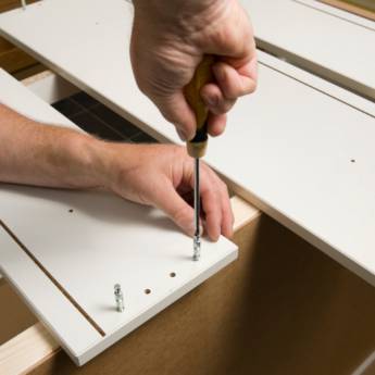 Comprar o produto de Montador de móveis em Montadores de Móveis em Uberlândia, MG por Solutudo