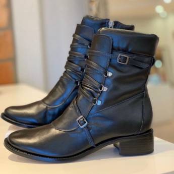 Comprar o produto de Bota Luiza Barcelos em Calçados Femininos em Mineiros, GO por Solutudo