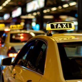 Comprar o produto de Transporte de passageiros em Táxis em Ourinhos, SP por Solutudo