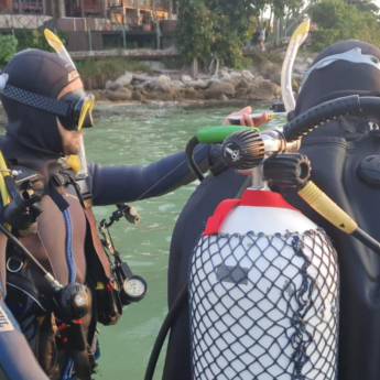 Comprar o produto de Procura de equipamentos subaquáticos em Equipamentos de Mergulho em Cascavel, PR por Solutudo