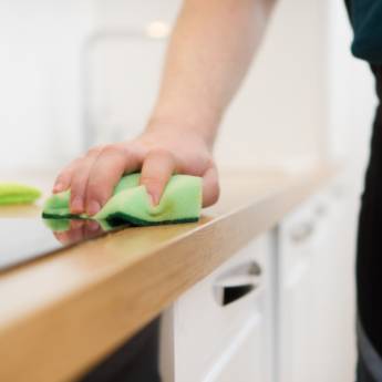 Comprar o produto de Limpeza de móveis em Serviços de Portaria e Limpeza em Arapiraca, AL por Solutudo