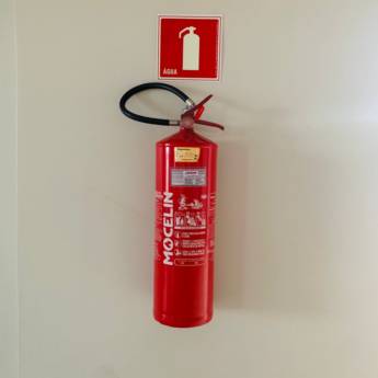 Comprar o produto de Venda de extintores em Extintores - Equipamentos de Proteção Contra Incêndio em Guajará-Mirim, RO por Solutudo
