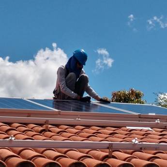 Comprar o produto de Orçamento energia solar para condomínio em Energia Solar em Águas Lindas de Goiás, GO por Solutudo