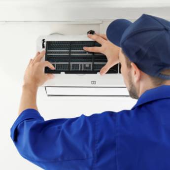 Comprar o produto de Climatização em Refrigeração - Assistência Técnica em Salvador, BA por Solutudo