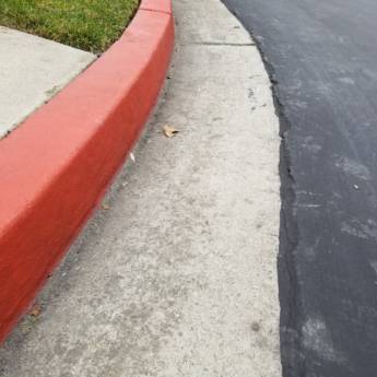 Comprar o produto de Pintura de meio-fio em Pintura em Mineiros, GO por Solutudo