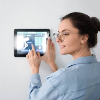 Comprar o produto de Assistência em aparelhos de segurança em Refrigeração - Assistência Técnica em Cruzeiro do Oeste, PR por Solutudo