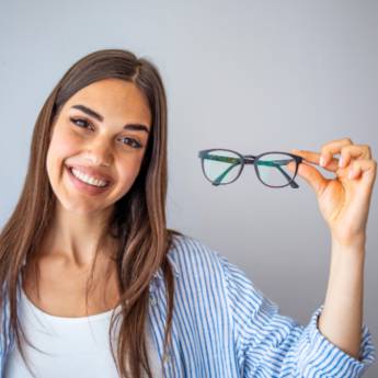 Comprar o produto de Óculos Multifocais em Óculos com Proteção UV em Paranapanema, SP por Solutudo
