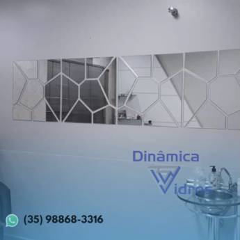 Comprar o produto de  Vidraçaria - Soluções em Vidros Personalizadas - Carmo do Rio Claro/MG em Vidraçarias pela empresa Vidraçaria Dinamica Vidros em Alfenas, MG por Solutudo