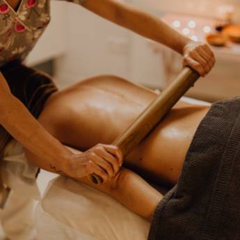 Comprar o produto de Massoterapia em Massagistas - SPA em Feira de Santana, BA por Solutudo