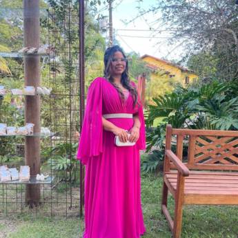 Comprar o produto de Vestido de madrinha de casamento cor de rosa em Trajes para Festa em Foz do Iguaçu, PR por Solutudo