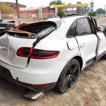 Comprar o produto de Sucata Porsche macan  em Peças Automotivas em Foz do Iguaçu, PR por Solutudo