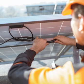 Comprar o produto de Manutenção e Limpeza de Sistema Fotovoltaico em Energia Solar em São Gonçalo, RJ por Solutudo