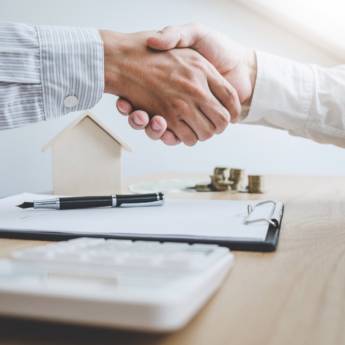 Comprar o produto de Empréstimos em Financeiras - Empréstimos em Varginha, MG por Solutudo