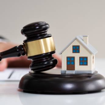 Comprar o produto de Advogados Imobiliário: Seu Apoio Legal para Transações e Conflitos! em Advocacias em Campo Mourão, PR por Solutudo