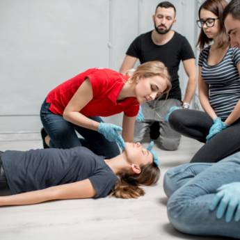 Comprar o produto de Assessoria e Consultoria Técnica na Formação de Segurança Pessoal e Empresarial em Academias de Lutas e Artes Marciais em Florianópolis, SC por Solutudo