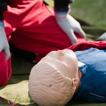 Comprar o produto de Treinamento Profissional de Ensino Técnico de Socorro, Salvamento e Resgate em Treinamentos em Florianópolis, SC por Solutudo