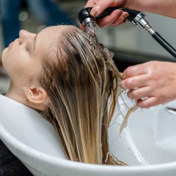 Comprar o produto de Protocolo Capilar em Clínicas de Estética e Beleza em Bertioga, SP por Solutudo