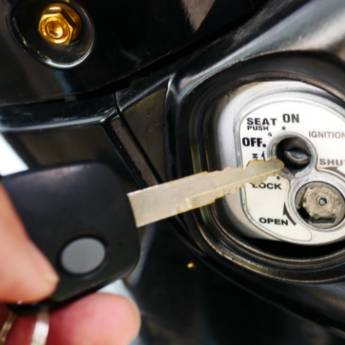 Comprar o produto de Cópias e confecção de chaves de motos e carros em Chaveiros em Ubatuba, SP por Solutudo